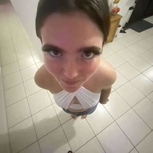 Meet your Posher, Mia